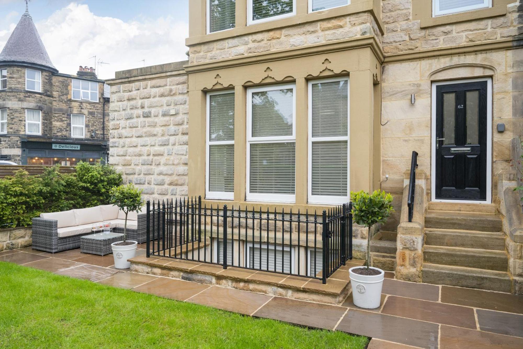Sixtytwo By Harrogate Serviced Apartments Eksteriør billede